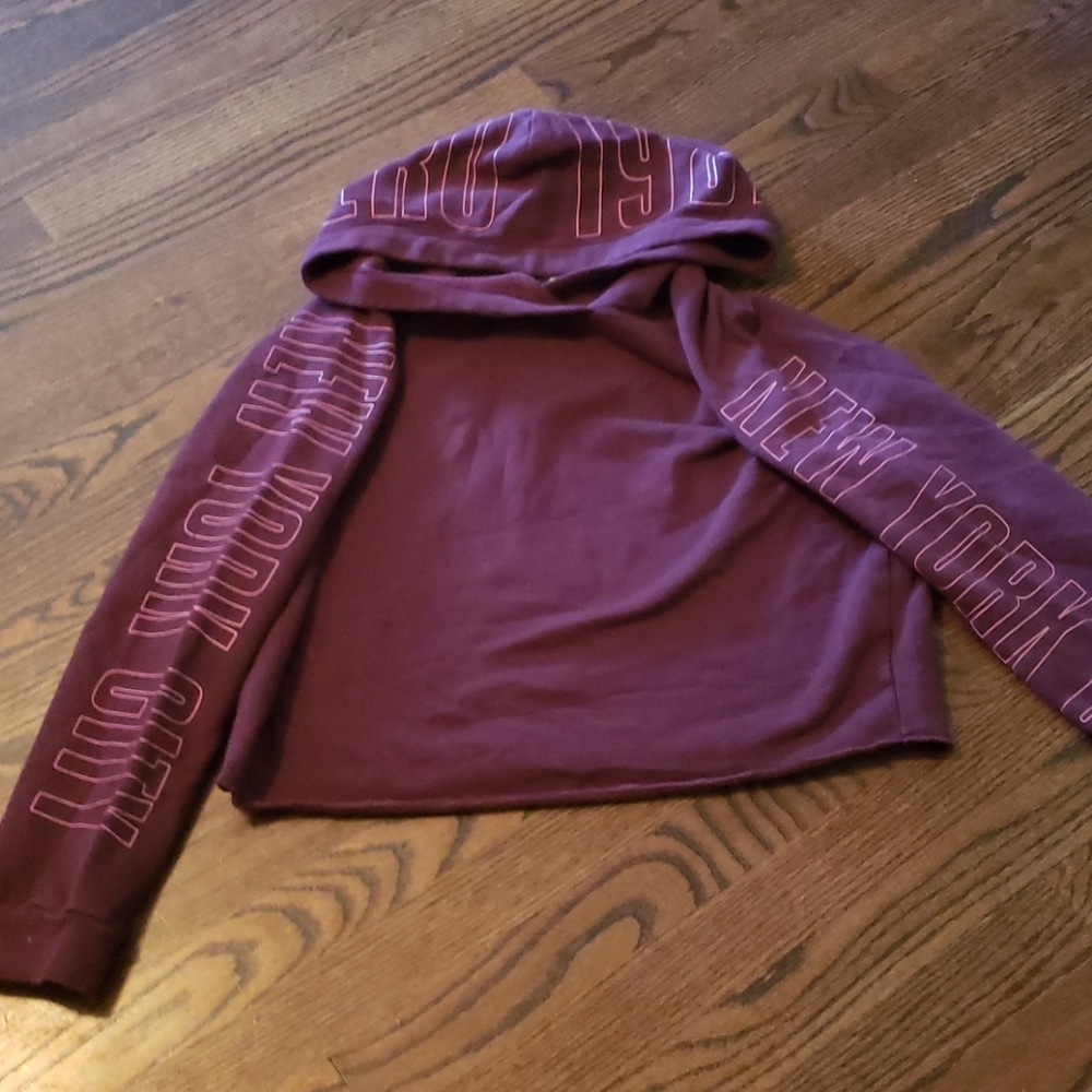 Cute cropped sweatshirt